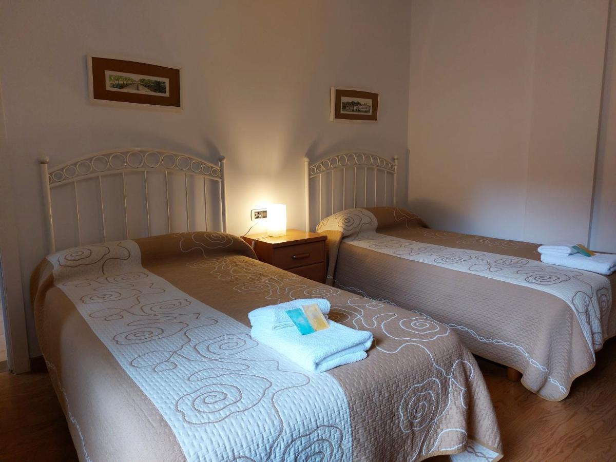Hospederia Externa Del Monasterio Hotel Samos Exterior foto